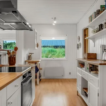 Cate - 900m From The Sea By Interhome *